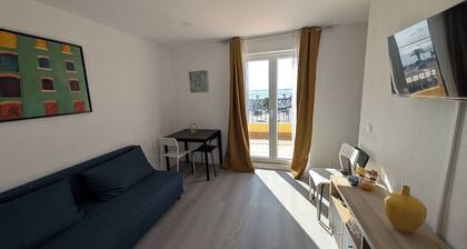 Fabulous 1-bedroom apartment in pleasant Setúbal near the coast view marina