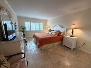 Iron/ironing board, WiFi, bed sheets - Siesta Dunes 1-404 - Updated Garden View with a Partial View of the Gulf! (Sarasota)