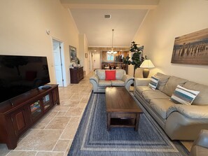 TV - Siesta Dunes 1-404 - Updated Garden View with a Partial View of the Gulf! (Sarasota)