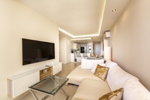 TV - AlmeriaGran Bahia Playa Suite (Almería)