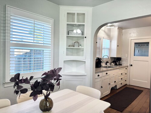 Cozy 2BD/1BR Home with Washer & Dryer