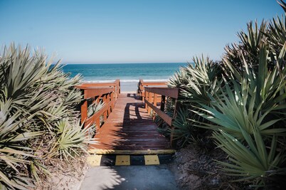 Oceanfront bungalow closest beach to Disney, next door to Daytona!