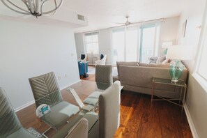 智能电视、壁炉