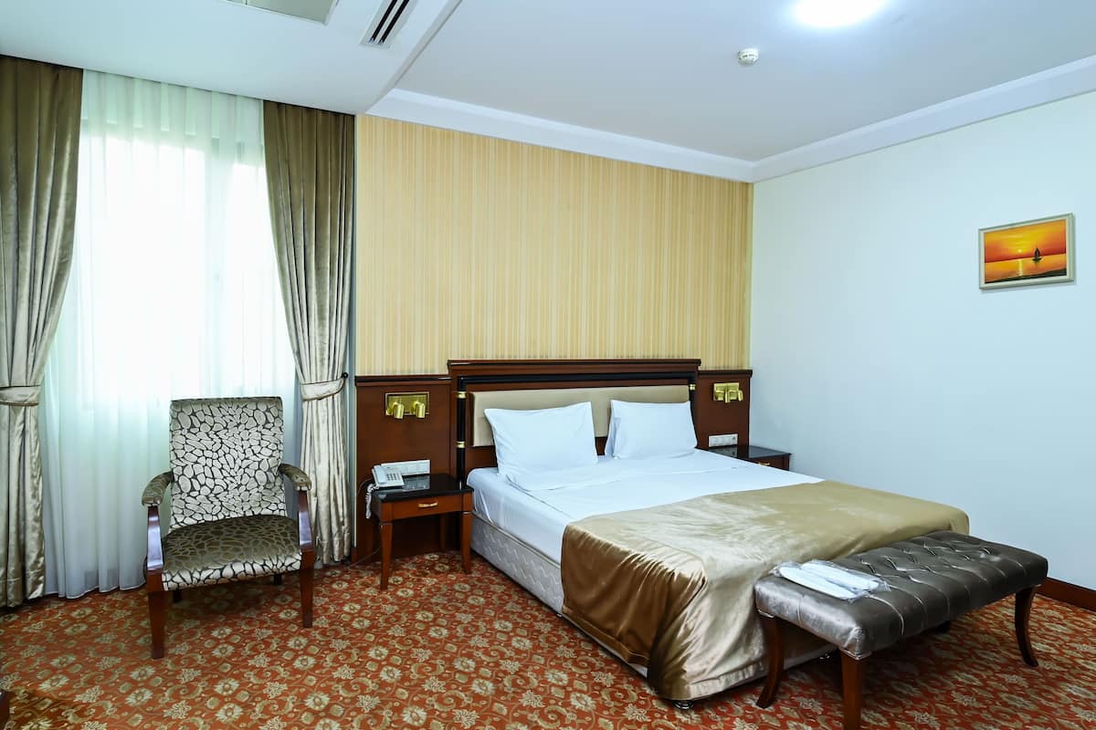 Double Room, City View | Desk, free WiFi