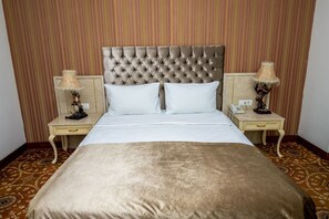 Double Room, City View | Desk, free WiFi