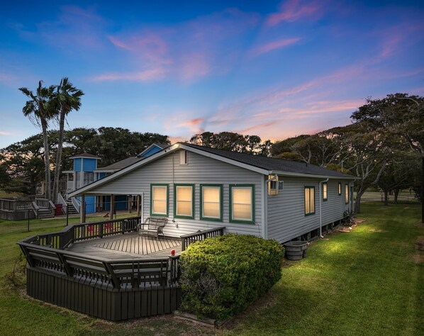 المنشأة من الخارج