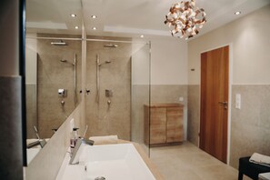 Hair dryer, towels, soap, shampoo - Apart Veronika - Exclusive living in Imst (Gemeinde Imst)