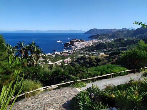 Apartment in Villa "Stromboli" with Sea View, Wi-Fi and Air Conditioning