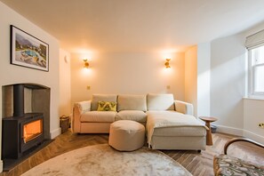 Smart TV - Penshurst House Deal, Kent (Deal)