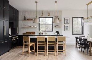 Micro-ondes, four, plaque de cuisson, lave-vaisselle