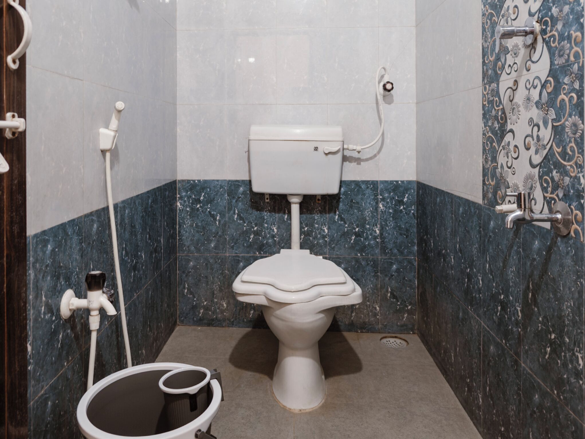 Comfort-dobbeltværelse - udsigt til have | Badeværelse | Bruser, håndklæder, Shampoo, Toiletpapir