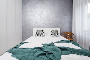 Iron/ironing board, free WiFi - ShortStayPoland Środkowa B189 (Warsaw)