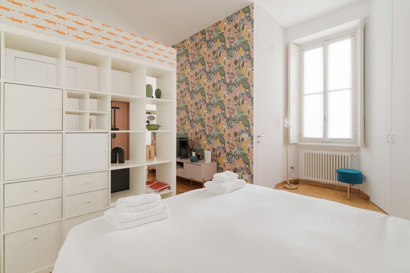 1 室のベッドルーム、アイロン / アイロン台