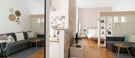 1 chambre, fer et planche à repasser