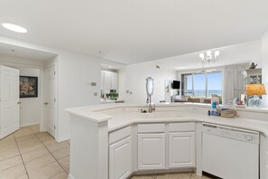 Condo, Plusieurs lits (Spanish Key 107) | Cuisine privée | Un four, grille-pain