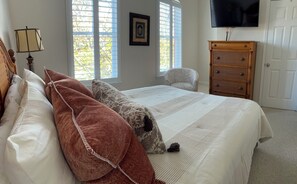 Internet, bed sheets - Your Stylish Sanctuary in Market Common Town Center (Myrtle Beach)