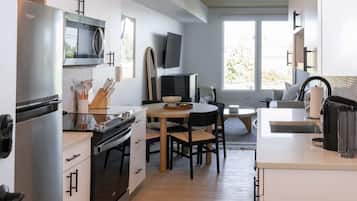 Kaffetrakter/tekoker, brødrister og fryser