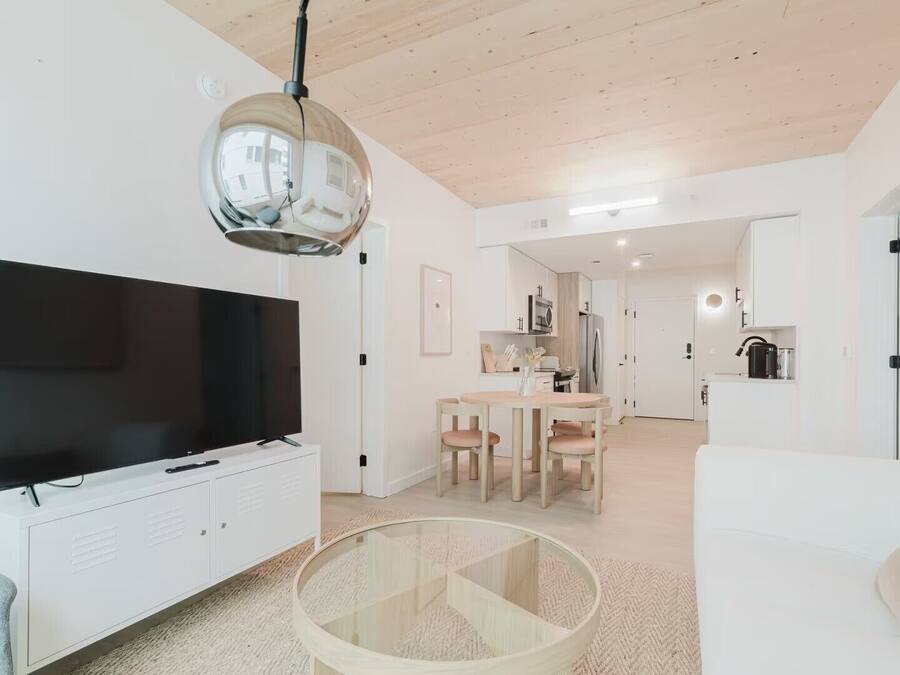 Suite, 1 Bedroom | Living area | 32-inch Smart TV with digital channels