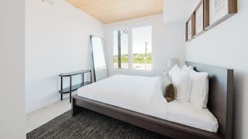 Apartment, 3 Bedrooms, Non Smoking | Free WiFi, bed sheets