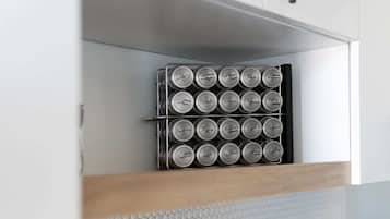 Kaffetrakter/tekoker, brødrister og fryser