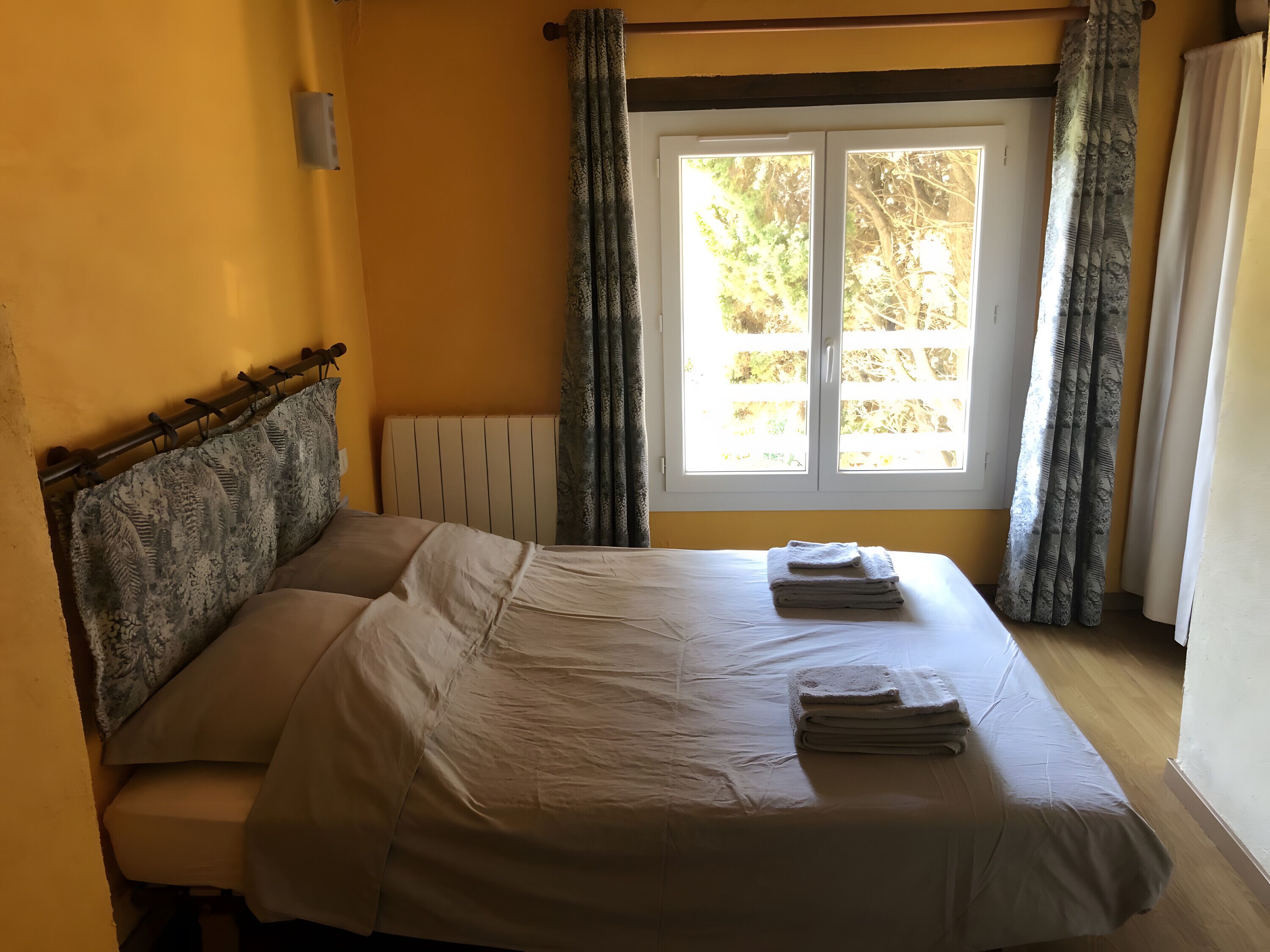 Iron/ironing board, WiFi