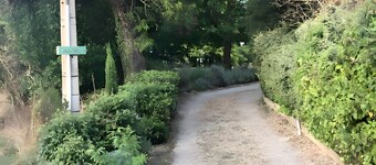 Gîte De L'albizia: casa con piscina privada, terraza y Wi-Fi en Villasavary