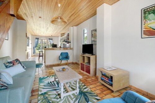 Gîte De L'albizia: House with Private Pool, Terrace & Wi-Fi in Villasavary