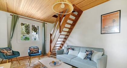 Gîte De L'albizia: House with Private Pool, Terrace & Wi-Fi in Villasavary