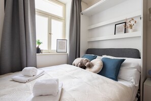 Desk, iron/ironing board, WiFi, bed sheets - Prague 1 Modern Studio with Parking by EasyBNB Premium (Prague)