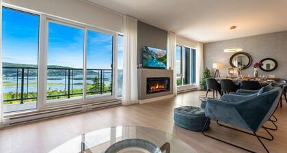 308-Condo Le Victorien | River View, Pool & EV