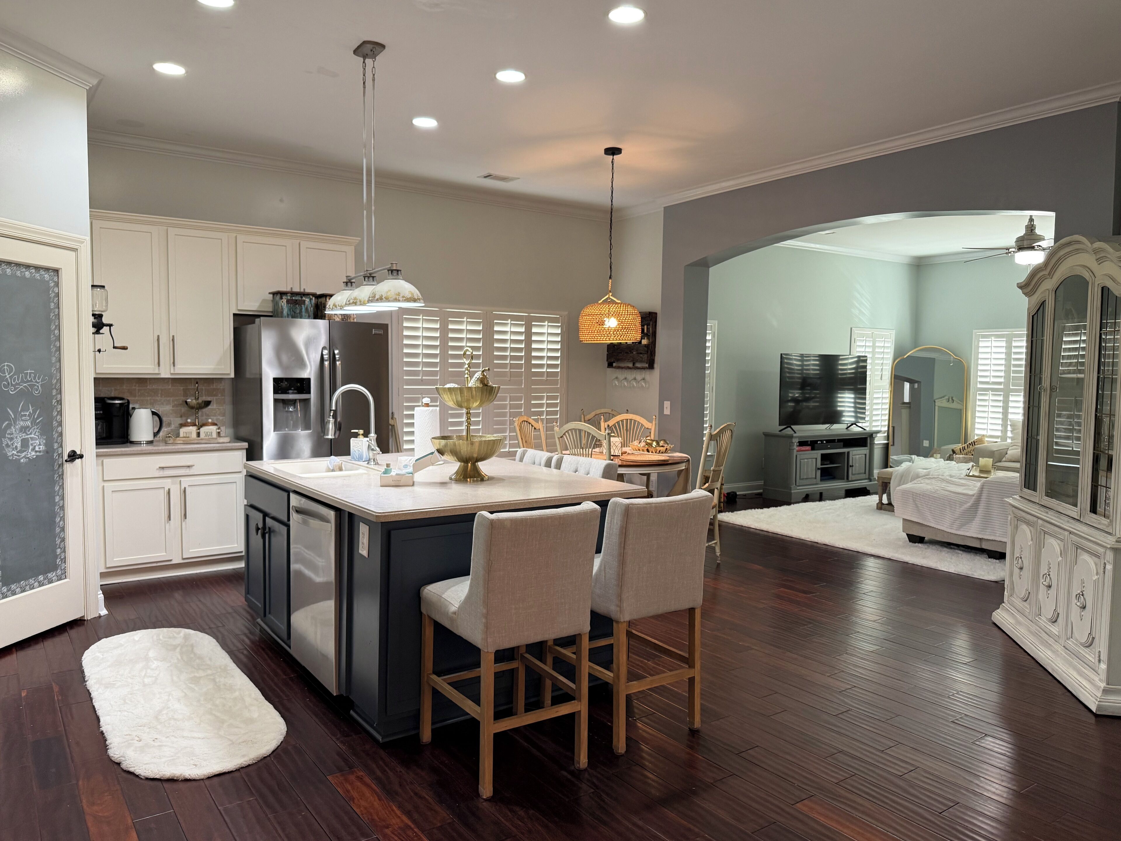 المنشأة من الداخل