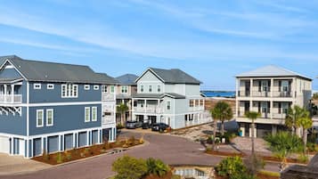 House, Multiple Beds (Sea La Vie) | Exterior