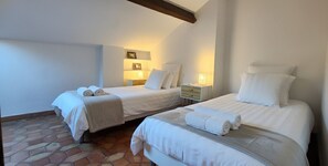 2 bedrooms, iron/ironing board, free WiFi - 2-bedroom apartment in central Cannes with terrace - 800 metres from La Croisette (Cannes)