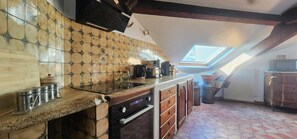 Fridge, microwave, oven, dishwasher - 2-bedroom apartment in central Cannes with terrace - 800 metres from La Croisette (Cannes)