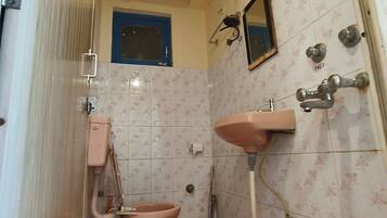 Deluxe Double Room, Balcony, City View | Desk, free WiFi