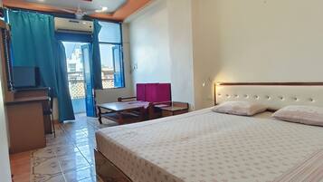 Deluxe Double Room, Balcony, City View | Desk, free WiFi