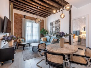 Living area - Apartamentos Puerta Elvira Suites 3000 (Granada)