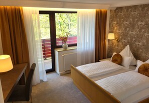 Deluxe Double or Twin Room, Balcony, Garden View | Free WiFi - Haus im Herrengrund (Schollbrunn)