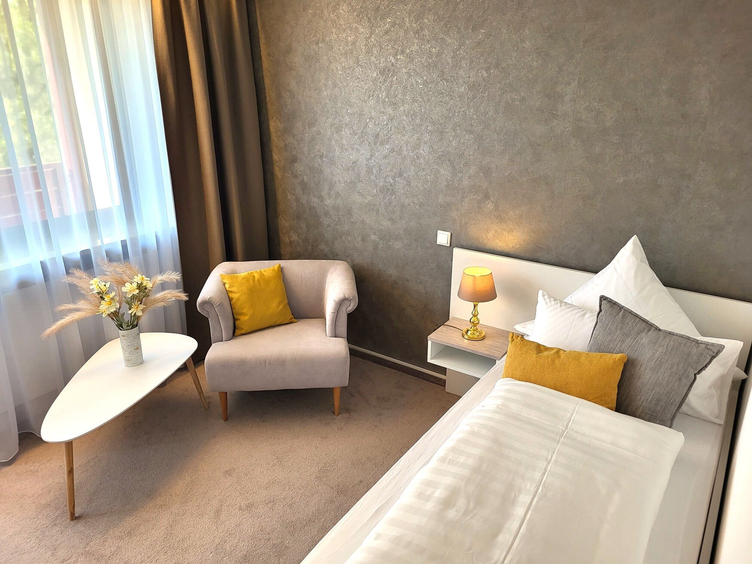 Deluxe Single Room, Balcony, Garden View | Free WiFi