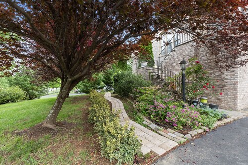 Enjoyable apartment with AC in vibrant Ashburn