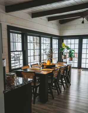 Dining - TreeTops of Lake Michigan, Beach Front and Spa (Manistee)