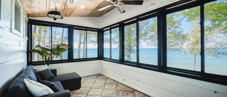 Televisión, chimenea