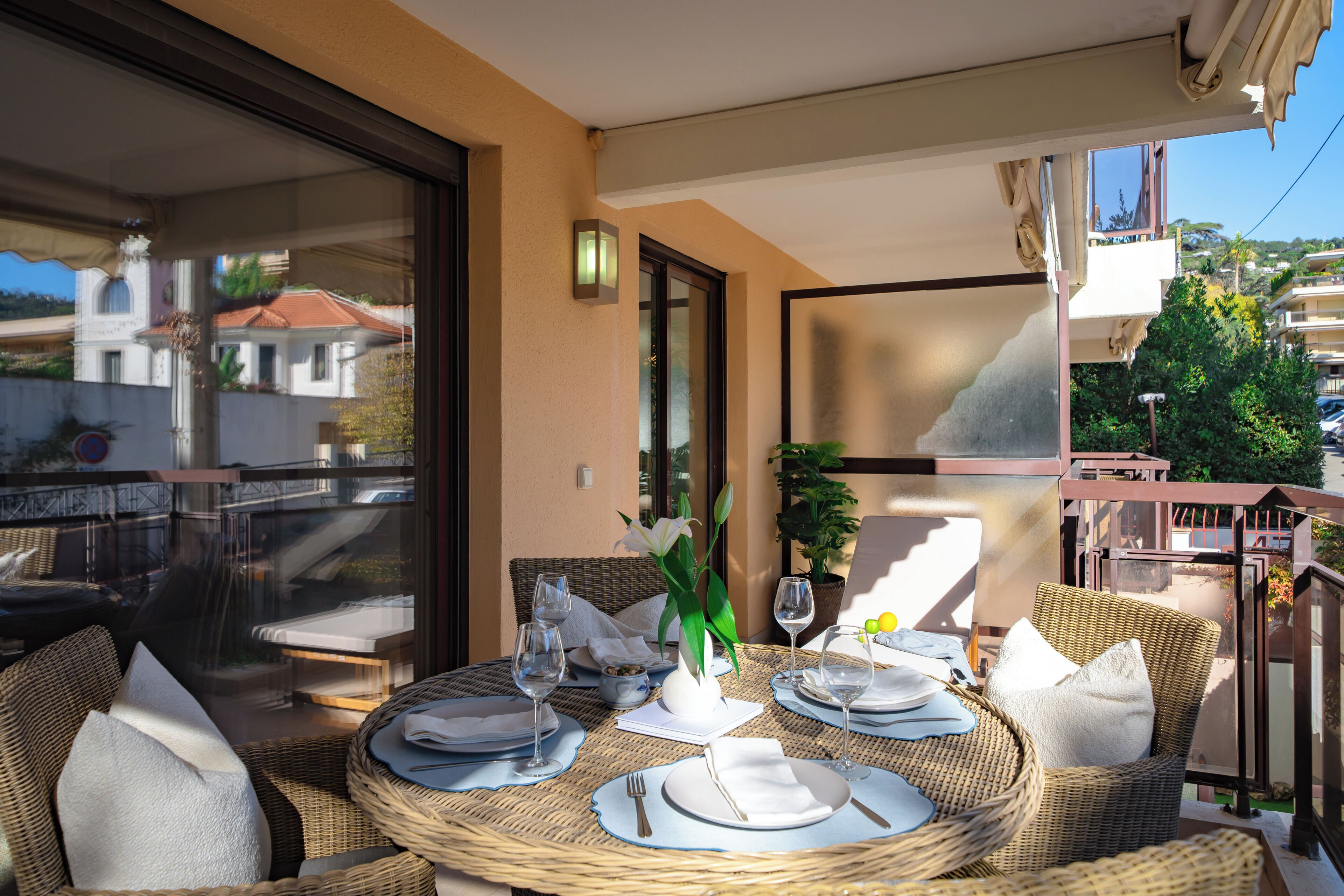 Deluxe Apartment, 1 Queen Bed with Sofa bed, Non Smoking, City View | Balcony