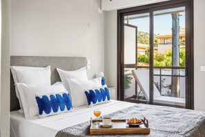 Deluxe Apartment, 1 Queen Bed with Sofa bed, Non Smoking, City View | Blackout drapes, iron/ironing board, free WiFi - Vivre Cannes (Cannes)