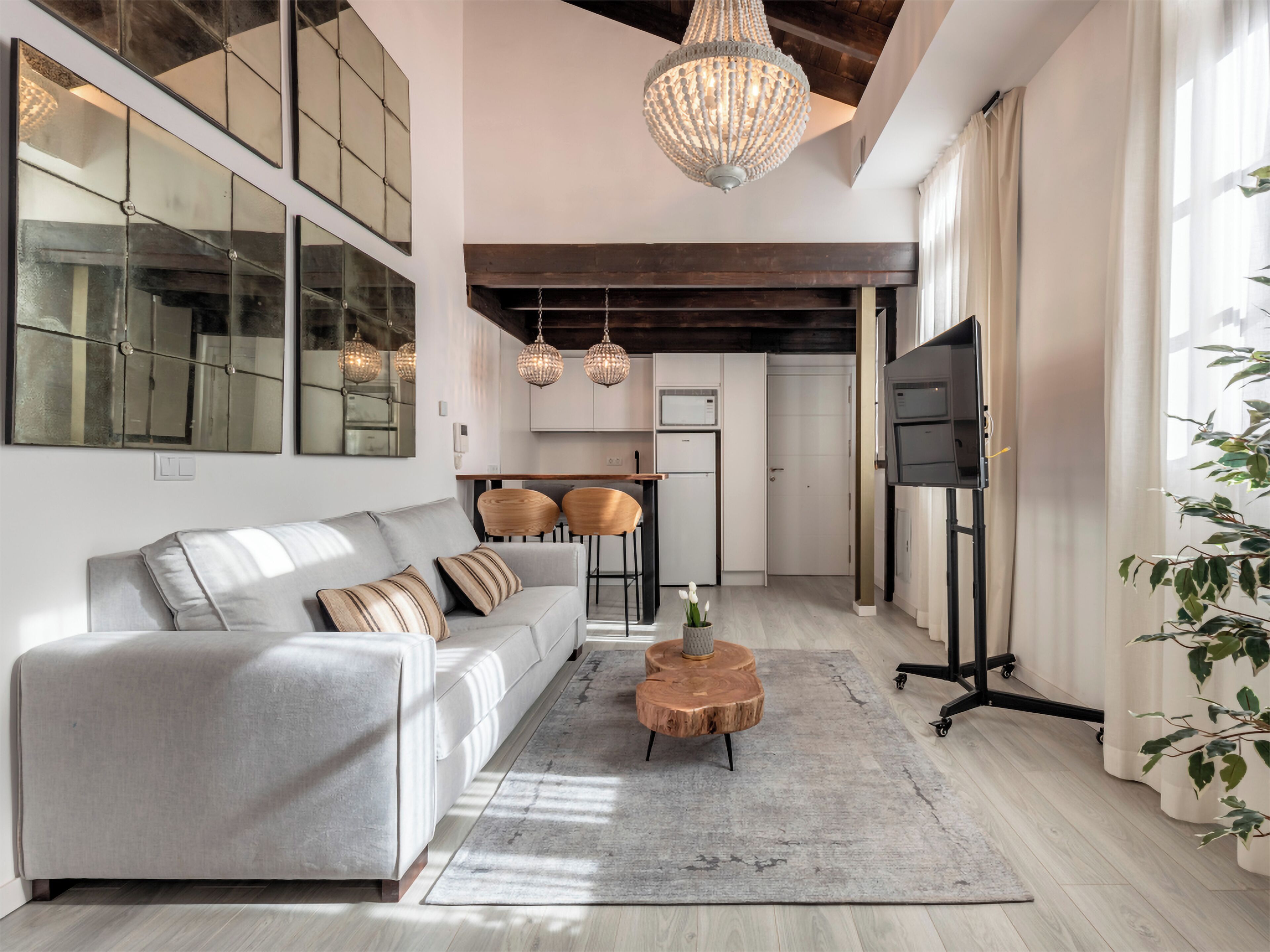 Basic Studio | Living area