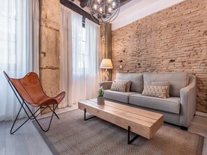 Flat-screen TV - Apartamentos Albaicín Centro 3000 (Granada)