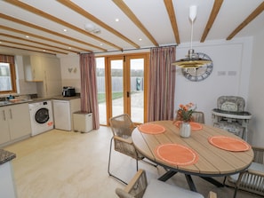 Dining - Cedar Barn (Pershore)