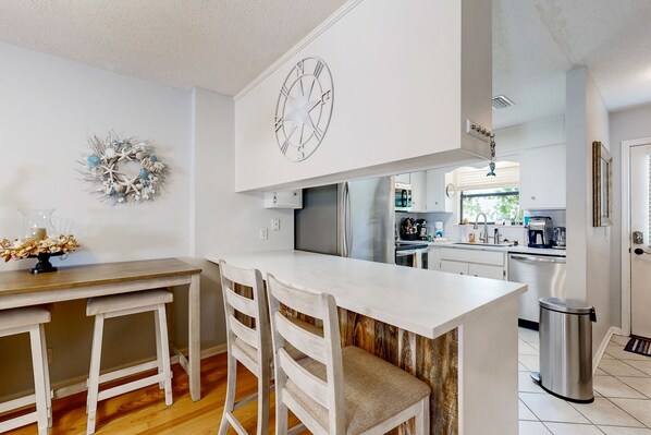 Fridge, microwave, oven, stovetop - Inviting condo with an outdoor pool, washer/dryer, & AC - near the beach (St. Simons Island)