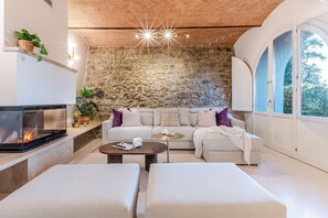 Living area - Golden View - Dream farmhouse in Tuscany with sauna and hot tub (Toscana)