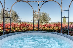 Outdoor spa tub - Golden View - Dream farmhouse in Tuscany with sauna and hot tub (Toscana)